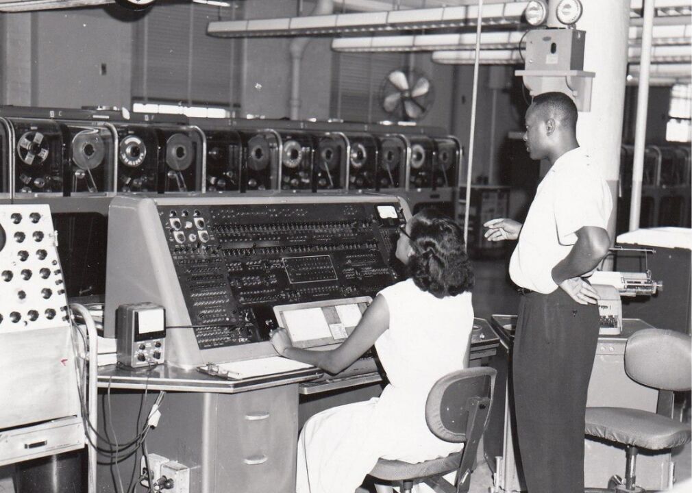 1950: Census pulls in Americans abroad and computers at home